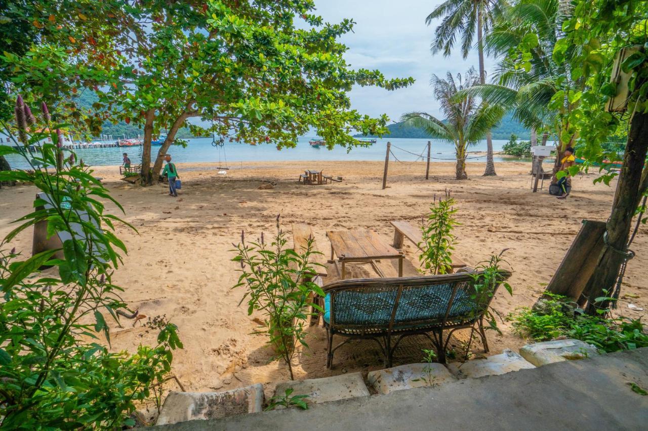 Lost And Found Bed and Breakfast Koh Rong Samlon Eksteriør billede